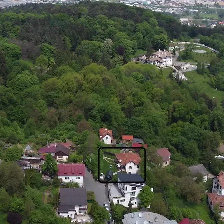 Apartment Apartament In Casa Cu Gradina Brasov - Warthe House *